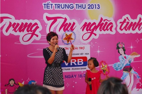 Bữa tiệc trung thu đặc biệt tại bệnh viện - ảnh 2