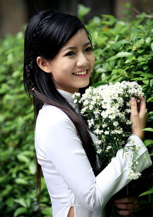 Những cô giáo là Hoa khôi, Á khôi khiến teen ‘mê mẩn’ - ảnh 2