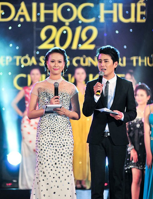 Những cô giáo là Hoa khôi, Á khôi khiến teen ‘mê mẩn’ - ảnh 10