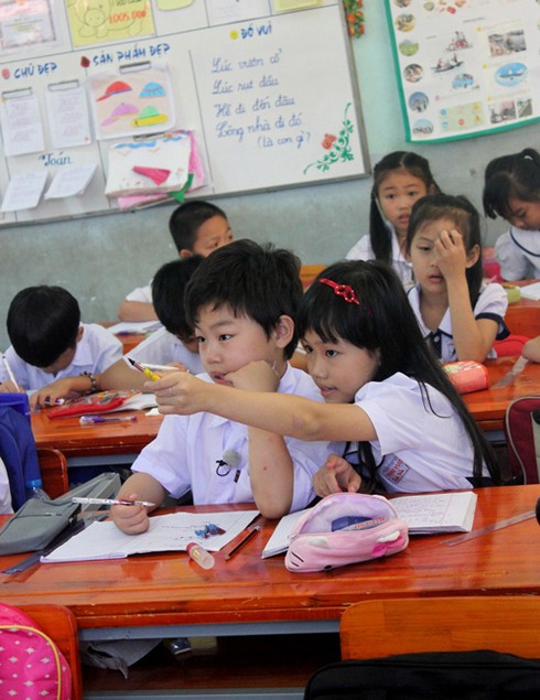 Theo chân sao nhí Gangnam Style học trường làng - ảnh 2