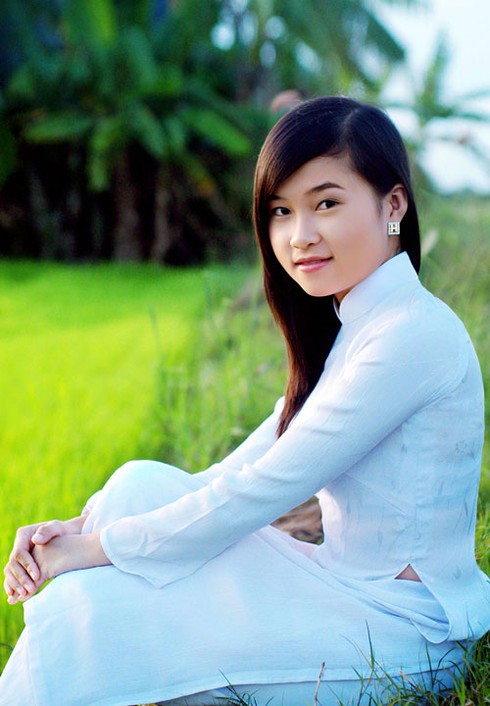 Vẻ đẹp trong sáng của nữ sinh Việt trong tà áo dài - ảnh 4