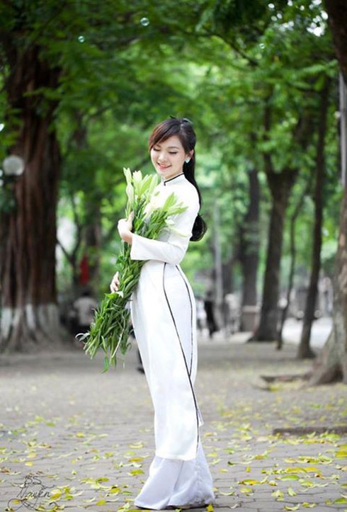 Vẻ đẹp trong sáng của nữ sinh Việt trong tà áo dài - ảnh 9