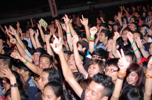 “Bão” Rock đổ về Biên Hòa: Hơn 7000 khán giả “cháy trong đam mê” - ảnh 5