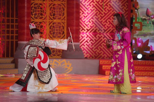 Zoom cận cảnh vẻ đỏm dáng của cô Đẩu Công Lý - ảnh 5