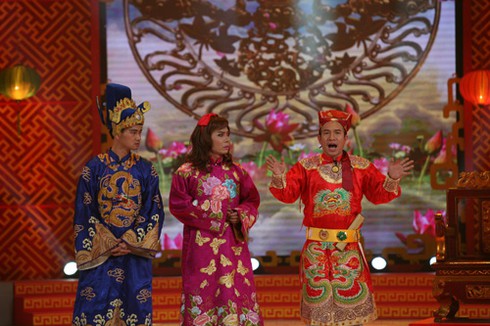 Zoom cận cảnh vẻ đỏm dáng của cô Đẩu Công Lý - ảnh 1