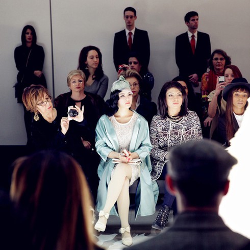 Sức hút kỳ lạ của Lý Nhã Kỳ ở kinh đô thời trang - ảnh 3