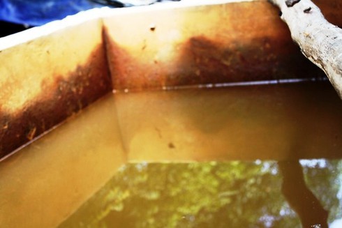 Bé trai 2 tuổi tử vong khi rơi vào bể nước sinh hoạt - ảnh 1