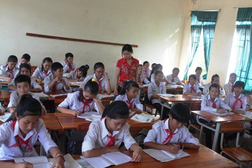 Phản đối sáp nhập trường: Đã khai giảng vẫn... thất học - ảnh 1