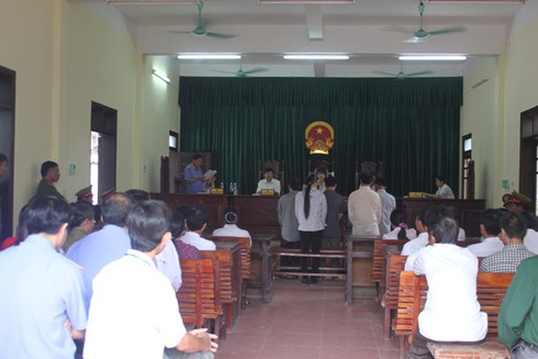 Hà Tĩnh: Xét xử vụ bắt giữ công an, đốt nhà lãnh đạo xã - ảnh 3