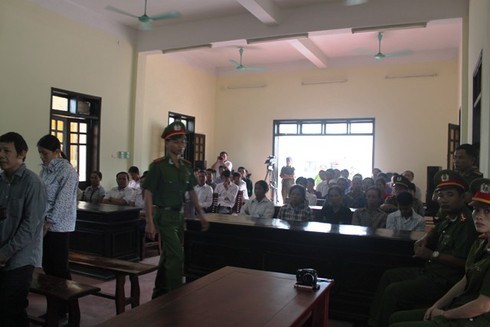 Hà Tĩnh: Xét xử vụ bắt giữ công an, đốt nhà lãnh đạo xã - ảnh 5