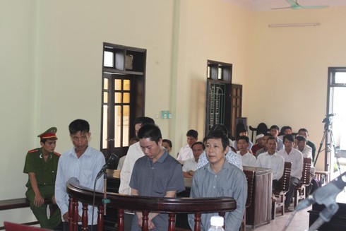 Hà Tĩnh: Xét xử vụ bắt giữ công an, đốt nhà lãnh đạo xã - ảnh 1