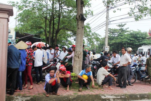 Hà Tĩnh: Xét xử vụ bắt giữ công an, đốt nhà lãnh đạo xã - ảnh 7