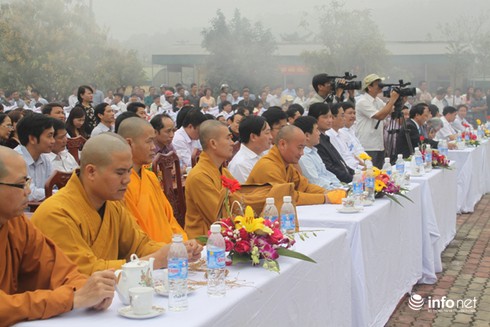 Quá tải cáp treo trong lễ khai hội chùa Hương Tích - ảnh 2