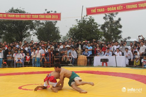 Quá tải cáp treo trong lễ khai hội chùa Hương Tích - ảnh 3