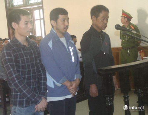 Hoãn phiên tòa xét xử 4 bị cáo trong vụ sập giàn giáo Formosa - ảnh 1