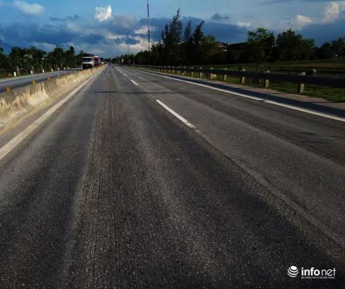 Đường quốc lộ 1A hằn lún, phí đường bộ vẫn tăng - ảnh 2