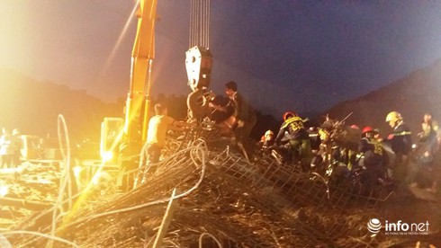 Cận cảnh vụ sập giàn giáo cây xăng đang thi công ở Hà Tĩnh - ảnh 5