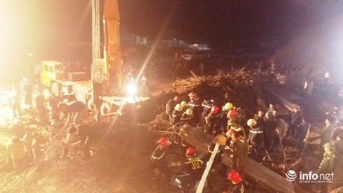 Cận cảnh vụ sập giàn giáo cây xăng đang thi công ở Hà Tĩnh - ảnh 7