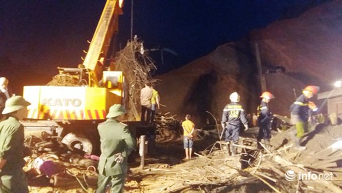 Cận cảnh vụ sập giàn giáo cây xăng đang thi công ở Hà Tĩnh - ảnh 8