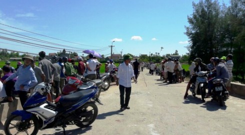 Hốt hoảng phát hiện thi thể nằm trên miệng cống - ảnh 1