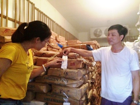 Hà Tĩnh: Cá biển tươi xuất bán nơi khác, bạc tỷ chôn trong kho đông lạnh - ảnh 1