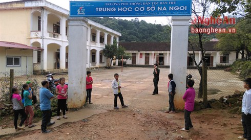 Học sinh hỗn chiến bằng dao, 3 em bị thương - ảnh 1