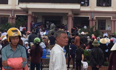 Hà Tĩnh: Xử lý nghiêm các đối tượng quá khích bao vây trụ sở huyện Lộc Hà - ảnh 1