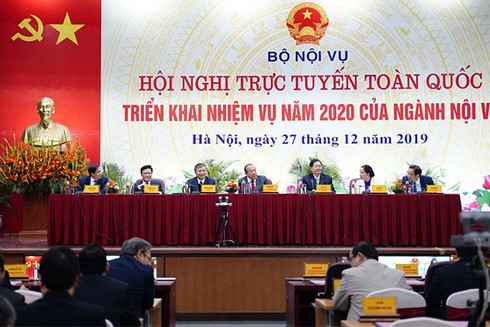Công tác cán bộ không minh bạch dễ bị lợi ích nhóm, nảy sinh các loại 'chạy'