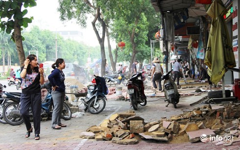 TP Vinh bắt đầu ra quân chiến dịch giải tỏa vỉa hè - ảnh 4
