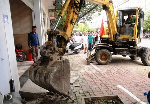 Nghệ An: Vỉa hè TP Vinh như thế nào sau 4 ngày ra quân giải tỏa? - ảnh 2