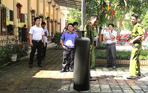 Nghệ An: Bình ga bốc cháy, hàng trăm học sinh mầm non phải sơ tán khẩn cấp - ảnh 1