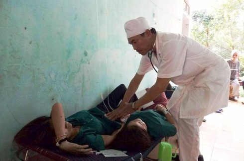 Nghệ An: Đình chỉ bếp ăn tập thể khiến hơn 50 công nhân phải nhập viện - ảnh 2