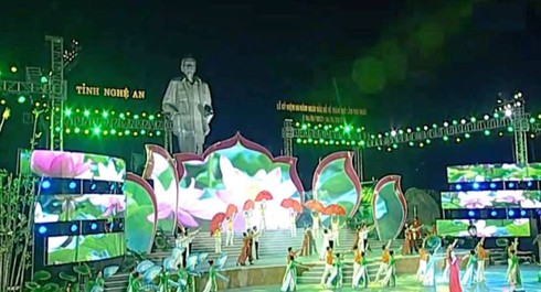 Nghệ An kỷ niệm 60 năm ngày Bác Hồ về thăm quê - ảnh 2