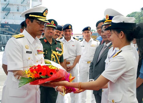 Tàu hải quân Malaysia thăm TP Hồ Chí Minh - ảnh 4