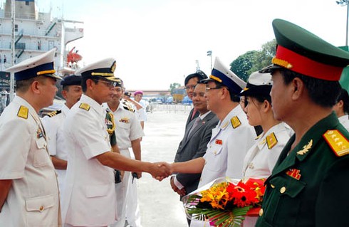 Tàu hải quân Malaysia thăm TP Hồ Chí Minh - ảnh 3