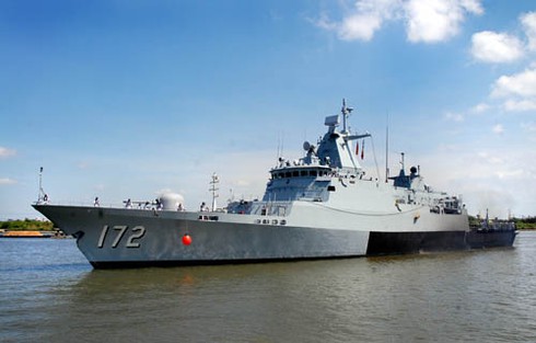 Tàu hải quân Malaysia thăm TP Hồ Chí Minh - ảnh 2