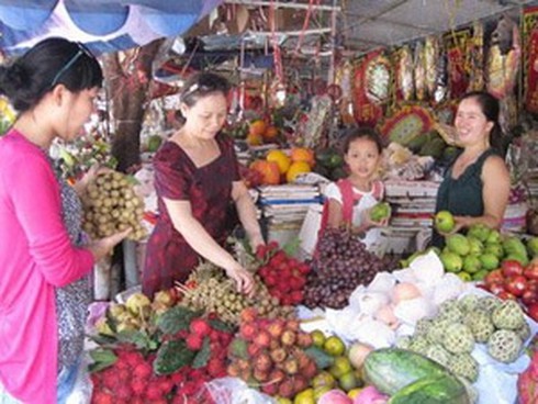 Hoa quả nội đang chiếm lợi thế trên sân nhà - ảnh 1