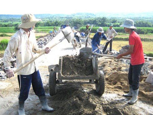 Phú Yên: Huy động mọi nguồn lực xây dựng nông thôn mới - ảnh 1