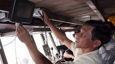Sóc Trăng: Tăng cường kết nối thông tin liên lạc cho ngư dân bám biển - ảnh 1