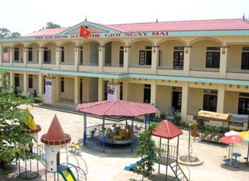 Trường mầm non công lập quá tải ở các khu công nghiệp - ảnh 1