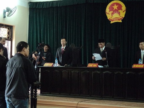 Xử côn đồ đánh dân Văn Giang: Cuộc tranh luận “nảy lửa” giữa tòa - ảnh 5