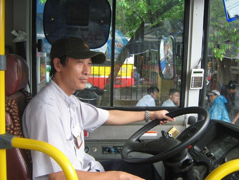 Tâm sự tài xế xe bus: Phải biết nhịn đủ thứ - ảnh 1