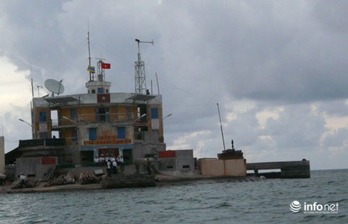 Biển Đông: Đến đảo Đá Thị, giáp mặt tàu Trung Quốc - ảnh 1
