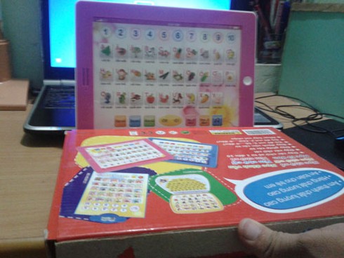 Đồ chơi học chữ xuất xứ Trung Quốc dạy trẻ nói ngọng - ảnh 1