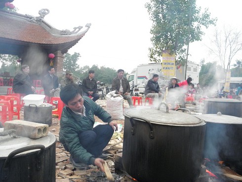 Hình ảnh ấm lòng ngày Tết - Ngày hội bánh chưng - ảnh 3