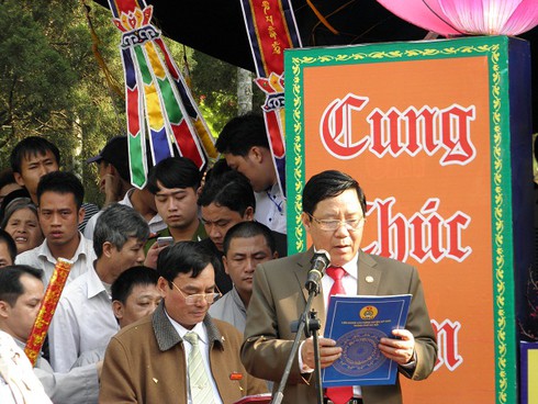 Trăm ngàn người chen vai lễ khai hội Chùa Hương - ảnh 2