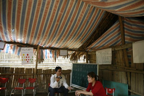 Cô giáo chui túi nilon qua suối: Em đã đi như vậy... 15 lần - ảnh 4