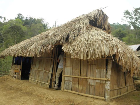 Cô giáo chui túi nilon qua suối: Em đã đi như vậy... 15 lần - ảnh 2