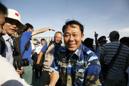 Mang theo '4 vết thương', tàu Cảnh sát biển 2016 trở về an toàn - ảnh 6