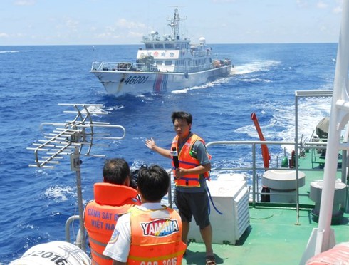 Biển Đông 10/7: Tàu Trung Quốc áp sát tàu Việt Nam khoảng 100m - ảnh 1